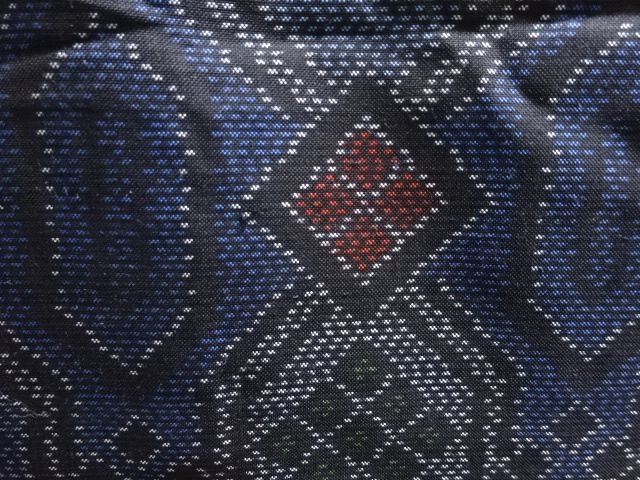 アンティーク　幾何学模様織り出し本場泥大島紬着物